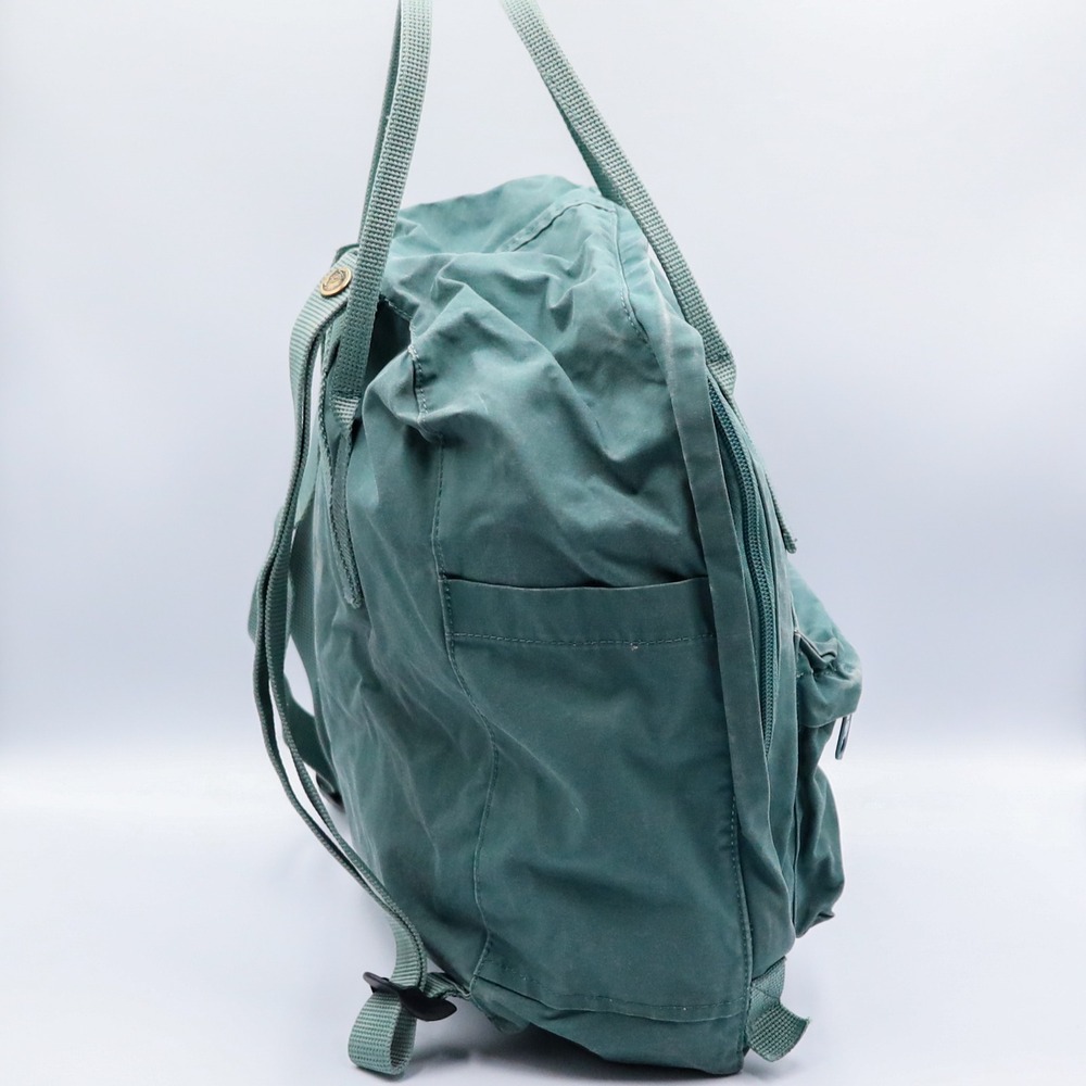 Fjällräven Kånken Backpack Unisex Frost Green Vinylon Classic Outdoor School Bag - Picture 6 of 16